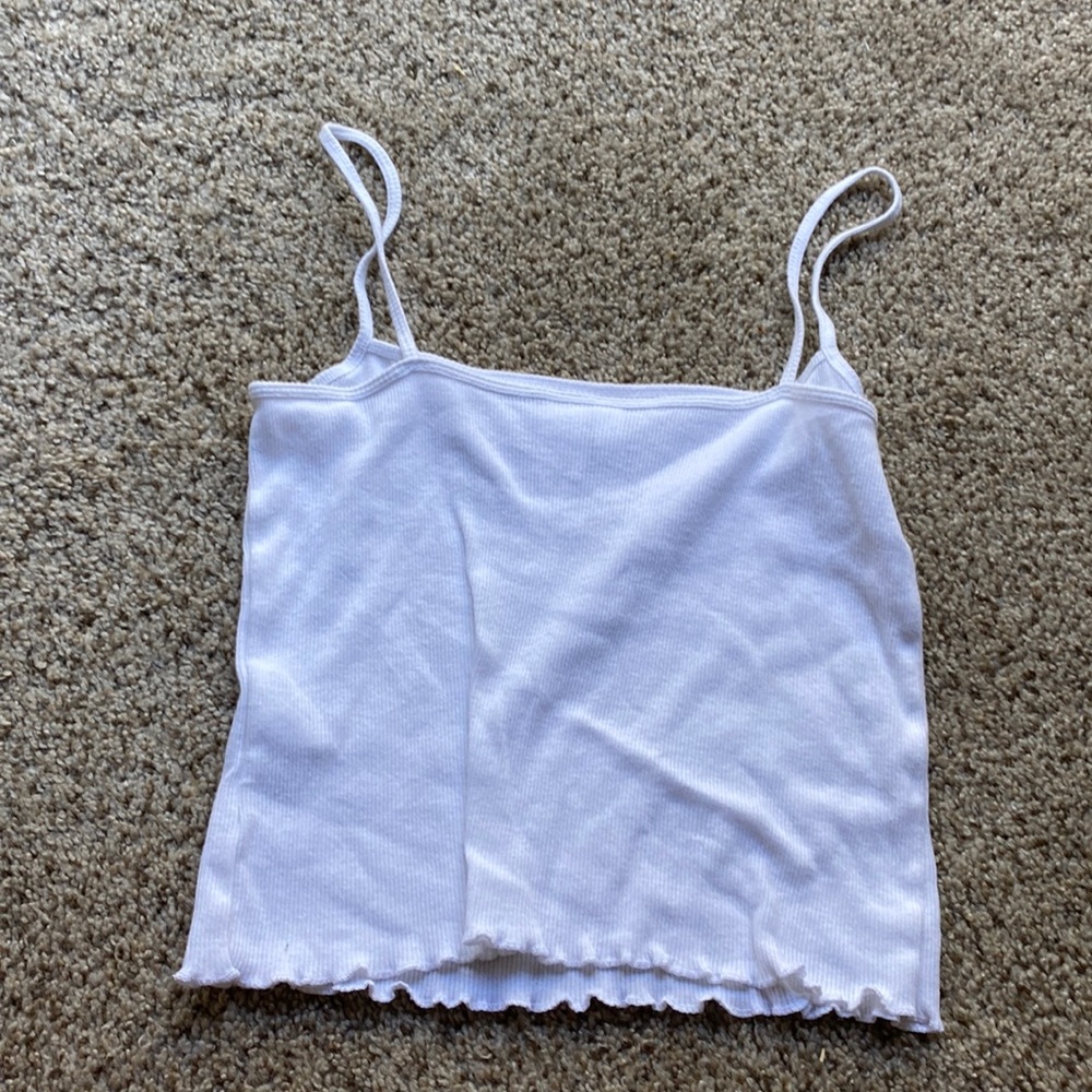 5/$20 💥 DRE922 white cropped tank top with frills at the end size s